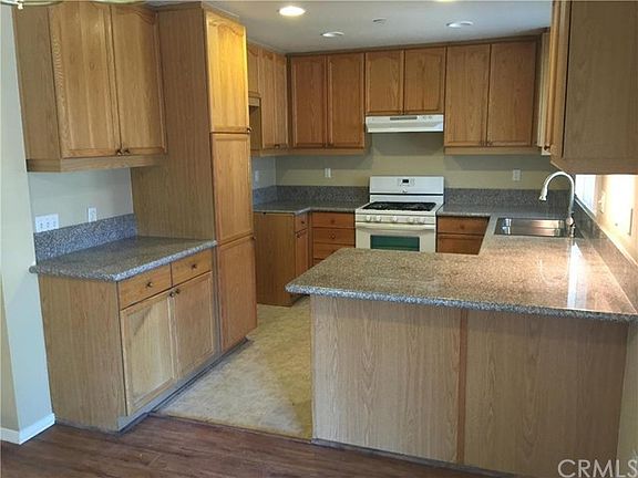 4th image of 239 E 5th St