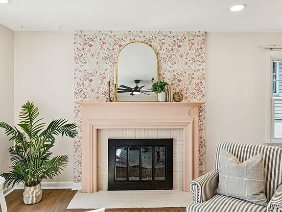 5th image of 1023 Woodbine Dr