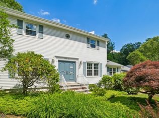 25 Tremont Ter, Livingston Twp., NJ 07039