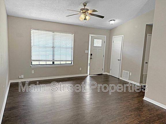 3rd image of 7524 Sandy Creek Dr