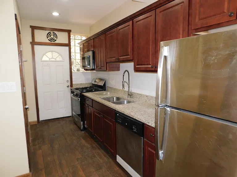 1321 W Touhy Ave #1N — Photo 3