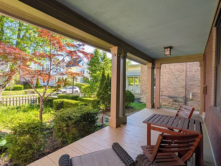 1041 Franklin Ave — Photo 4
