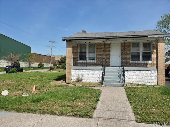 7923 W Bruno Ave, Saint Louis, MO 63117