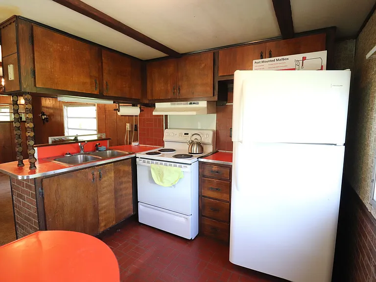 956 Hammon Ave — Photo 7