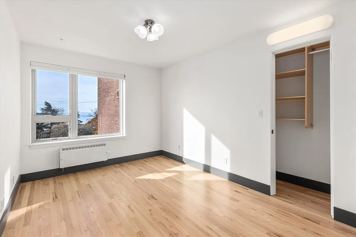 Building Photo - 530 W Olympic Pl #301
