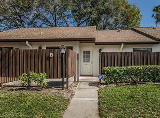 1725 Pine Ridge Way E APT B, Palm Harbor, FL 34684