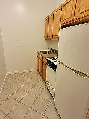 5th image of 206 W 106th St #43