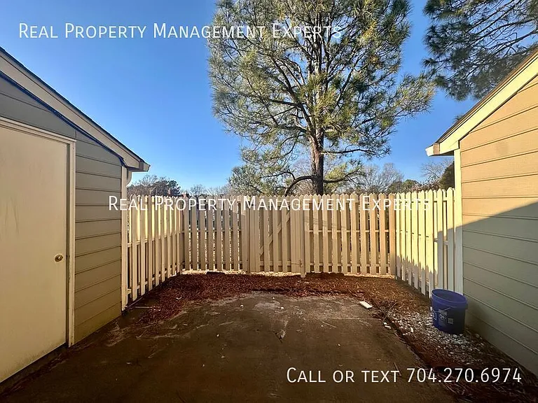 2739 Von Thuringer Ct — Photo 15