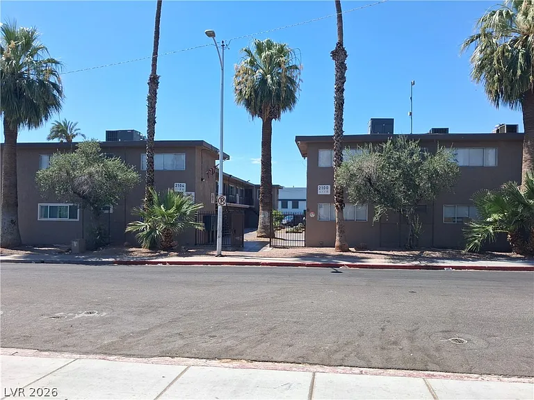2100 Sunrise Ave #6 — Photo 18