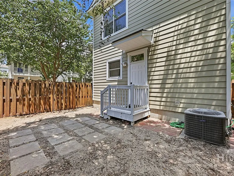 1701 Lincoln St — Photo 32