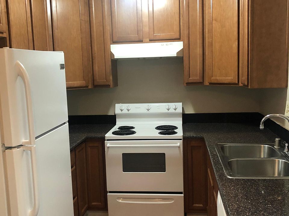 2nd image of 2727 El Parque Cir APT A
