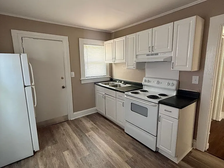 300 Higgs St — Photo 12
