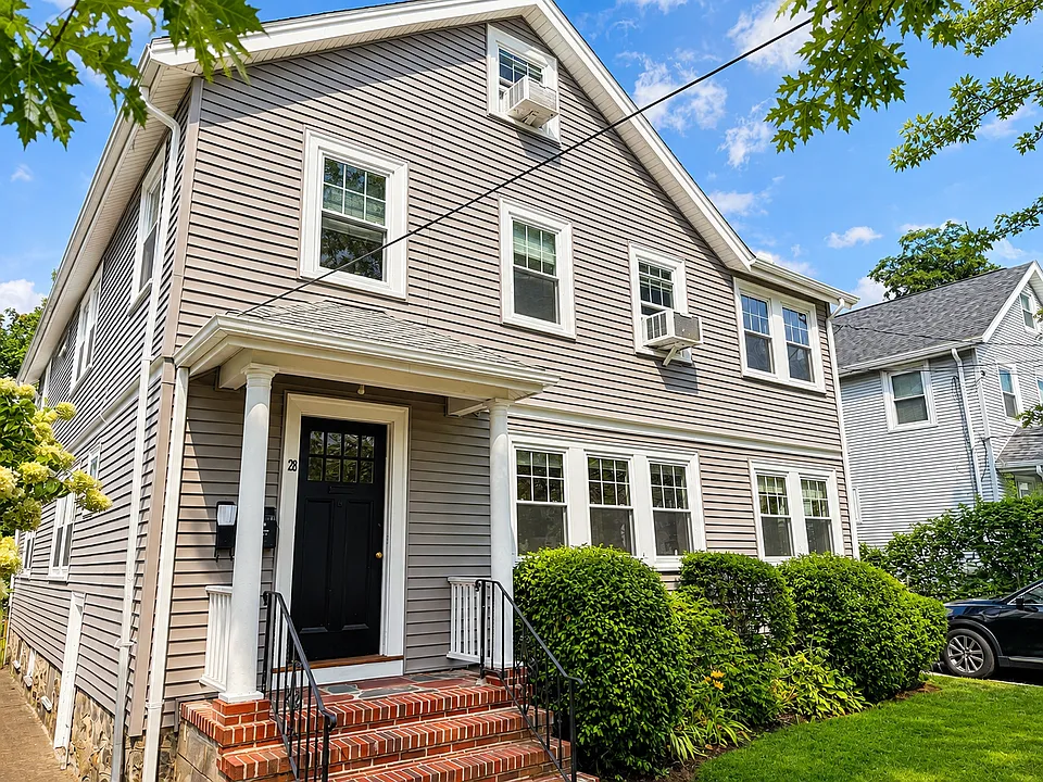 28 Trapelo St #1