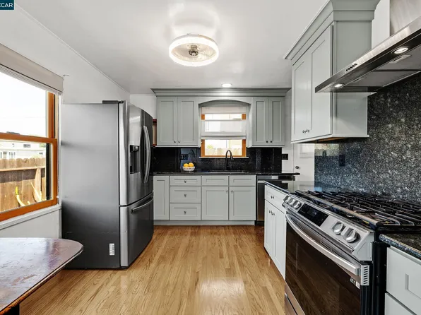2370 Pine Ave, Richmond, CA 94806