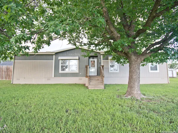 112 2nd St, Sutherland Springs, TX 78161