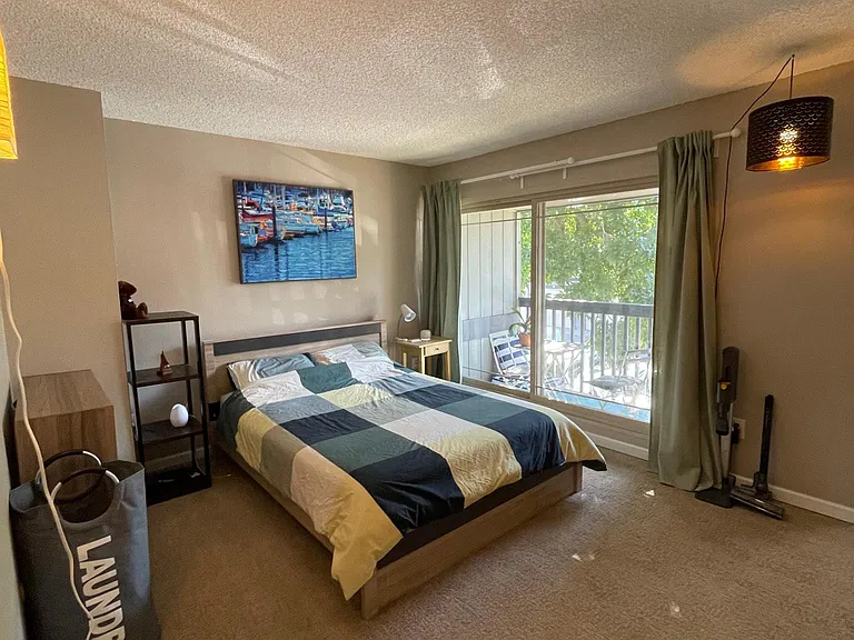 770 W Moorhead Cir #C — Photo 16