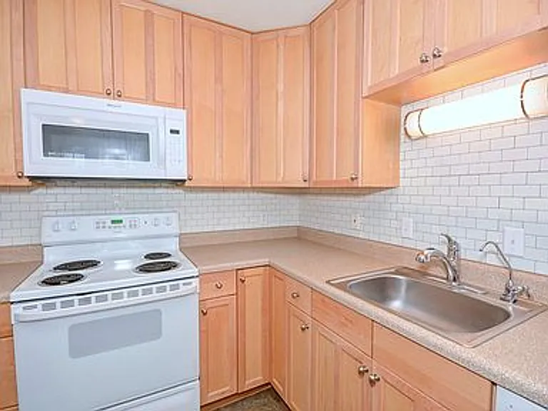 1700 Dalloz Rd #B — Photo 8