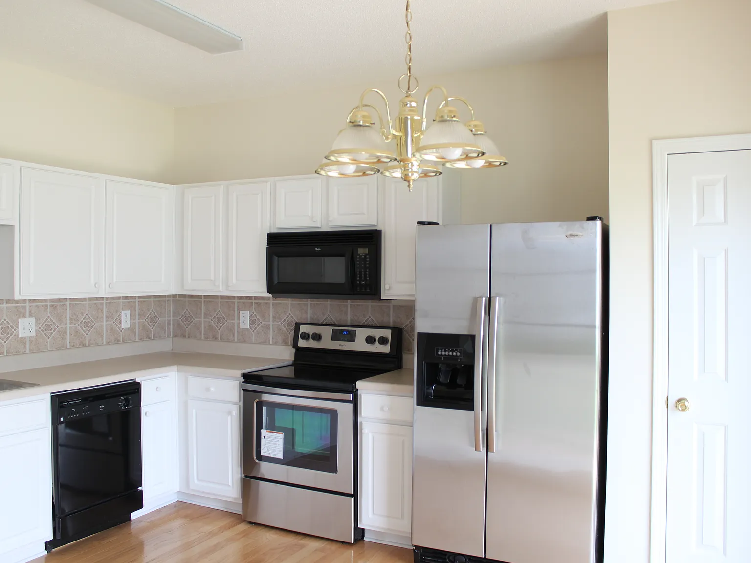 3 bed, 1668 sqft, $2,050 — Photo 4