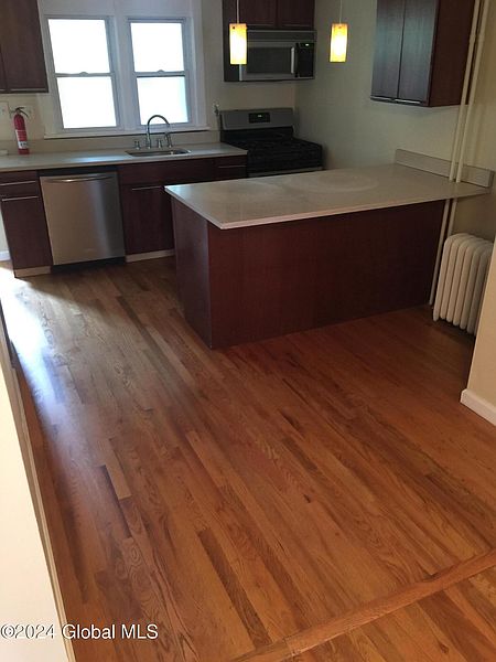 4th image of 378 Hamilton Street