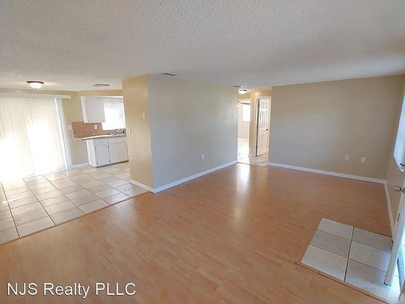3rd image of 3506 Harvard Dr