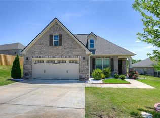 2355 Snowshill Ln, Auburn, AL 36832