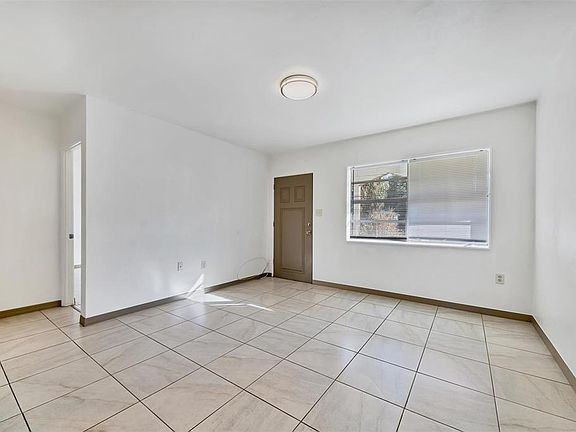 5th image of 3321 Williamsburg St