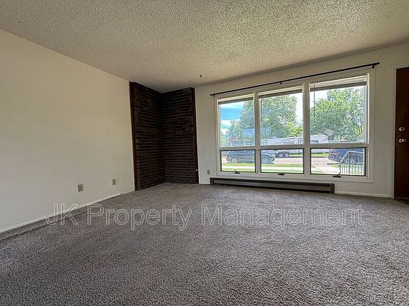 5th image of 919 1st Ave SW #2