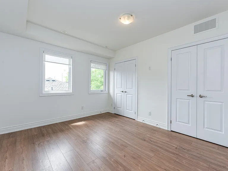 1145 Ossington Ave #D38 — Photo 32