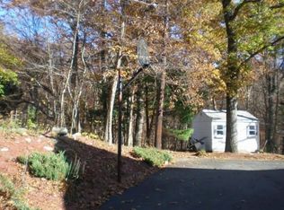 6 High Rock Rd, Dover, MA 02030