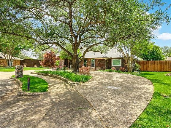 2nd image of 2304 La Vida Pl