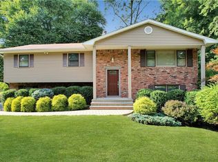 1 Graphic Ct, West Nyack, NY 10994