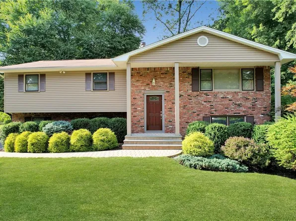 1 Graphic Court, West Nyack, NY 10994