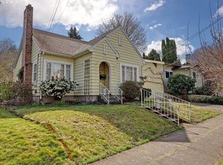 3204 SE Kelly St, Portland, OR 97202