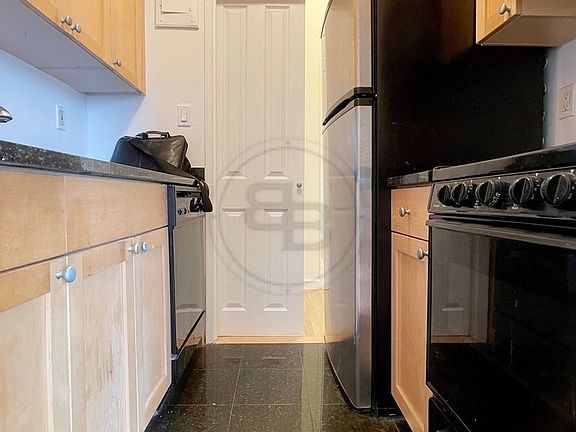 4th image of 48 W 73rd St APT 7E