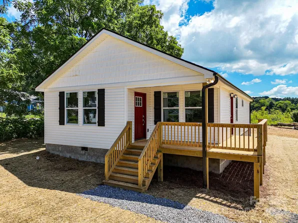 116 Spencer St, Clyde, NC 28721