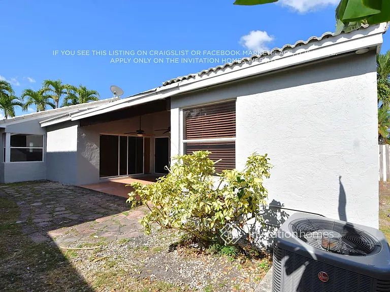 15543 SW 96th Ter — Photo 17