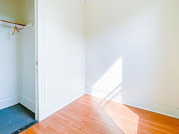 2nd image of 1518 N Greenview Ave APT 2F