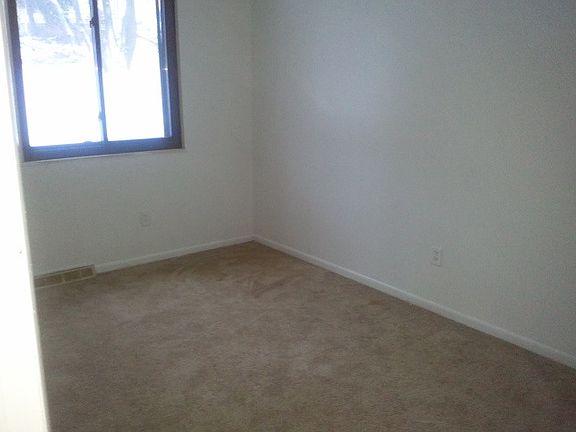 5th image of 1257 Ottawa Ave