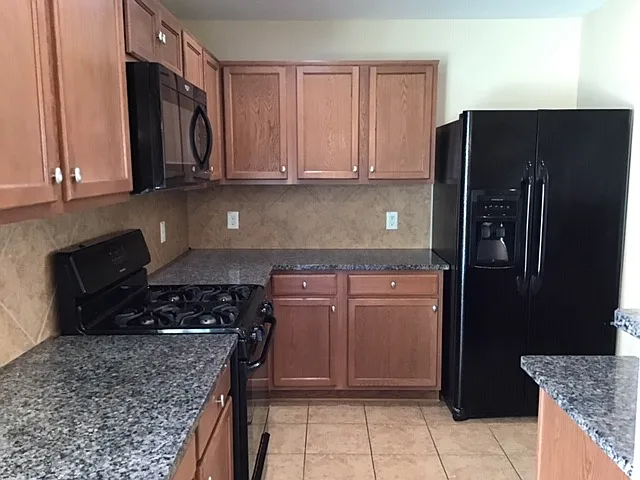 16215 Ranchland Ln — Photo 3