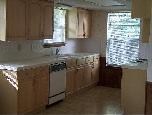 3rd image of 8323 BABE RUTH DR