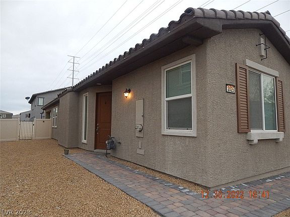 3rd image of 2025 Grovestand Ave