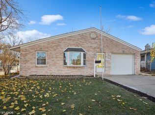 511 Waco Ln, Carpentersville, IL 60110