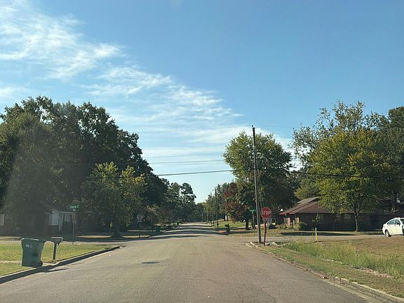 5th image of 209 Hancock Dr