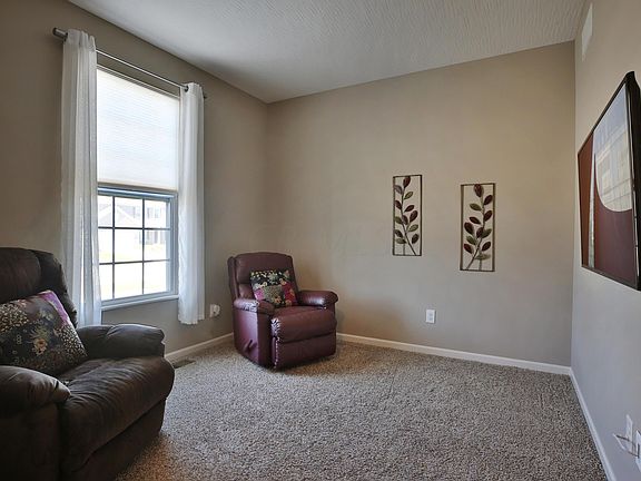 4th image of 108 Ellington Blvd