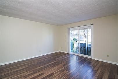 3rd image of 1536 Coombs Dr #1
