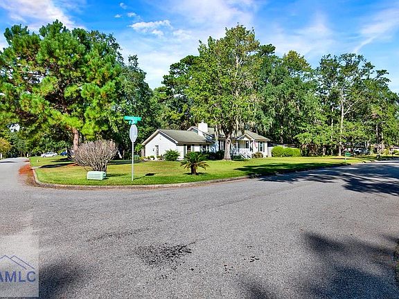 2nd image of 101 Cambridge Dr
