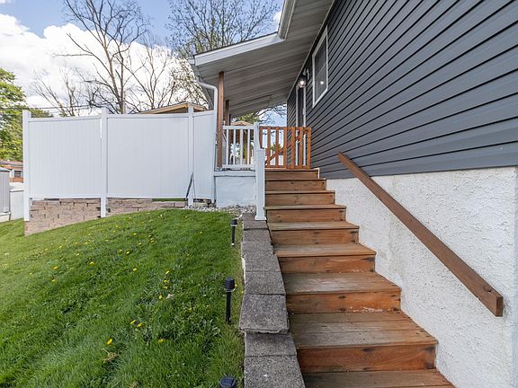 3rd image of 536 Herman Ave