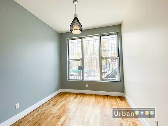 5th image of 18 Dodworth St APT 1r