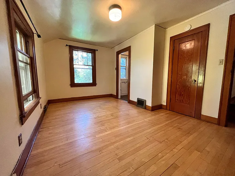 340 Jefferson St #201 — Photo 5