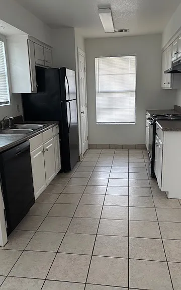 544 Crest Circle Dr — Photo 2